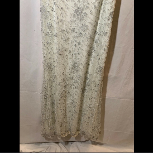 NEW Tadashi‎ Shoji Chiron Metallic Embroidered Gown - Picture 4 of 8